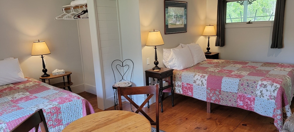 Hawks House Inn