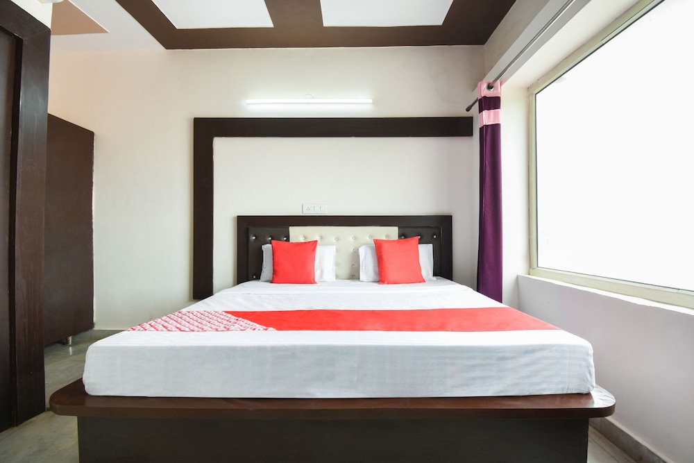 OYO 48899 Hotel V Seven - Property Image 6