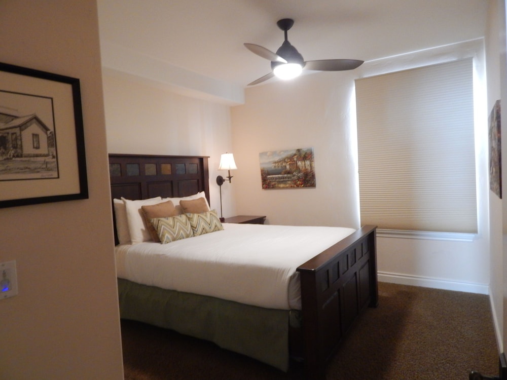 402 Valentina 3 Bedroom Condo by Redawning view 5