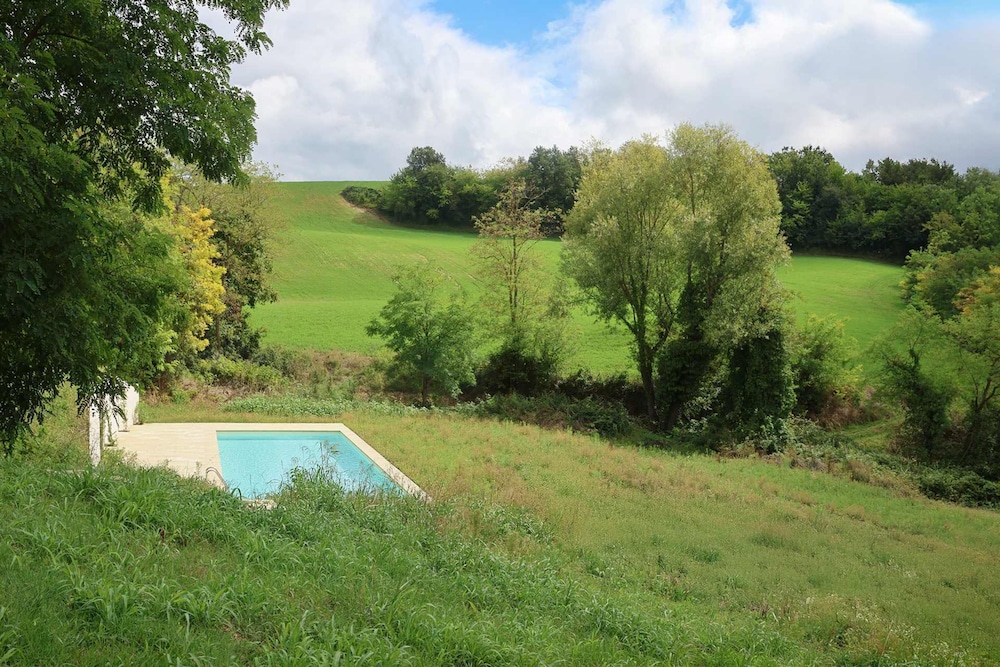 Villa Poggio Castellaro by Boutique in the Heart of Italy s Food Valley Emilia-romagna