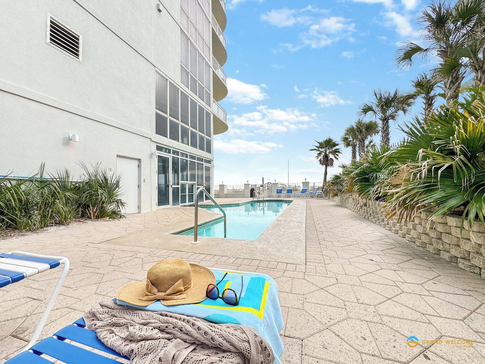 Oceanfront Luxe Pool + Beachfront Free Golf