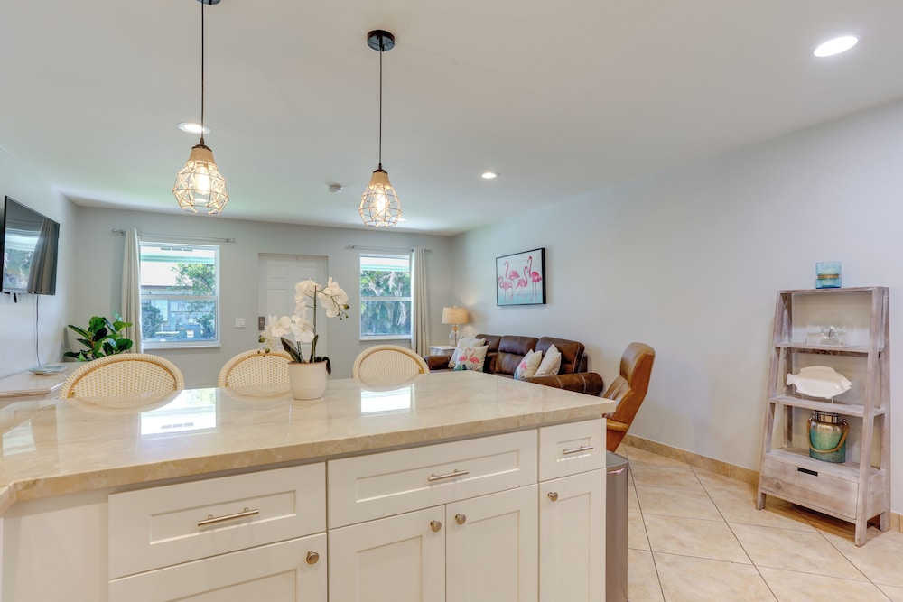2 Mi to Swim & Shop: Updated North Palm Beach Home