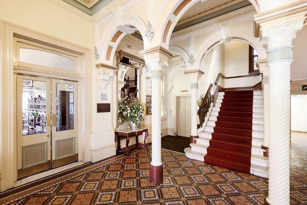 Bendigo Vacations - Hotel Shamrock Bendigo - Property Image 1