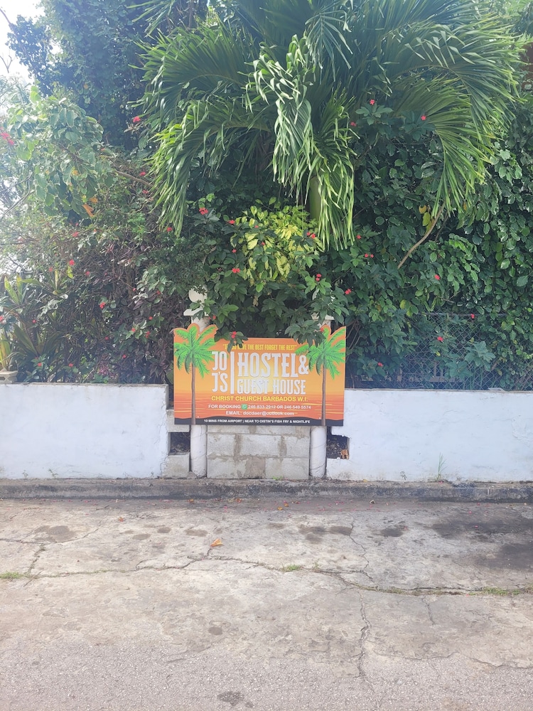 JO J'S Hostel