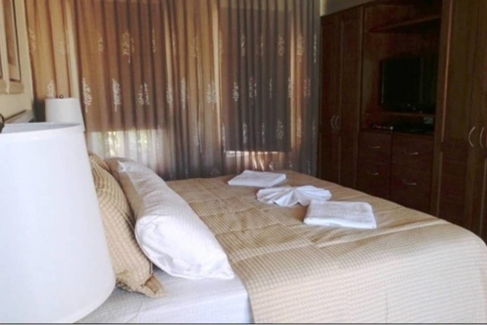 Two Bedroom With Jaccuzi Gated view 3