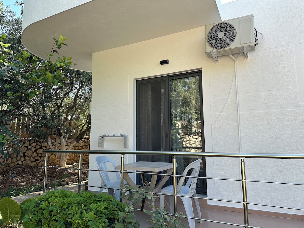 Apartments Meleqi