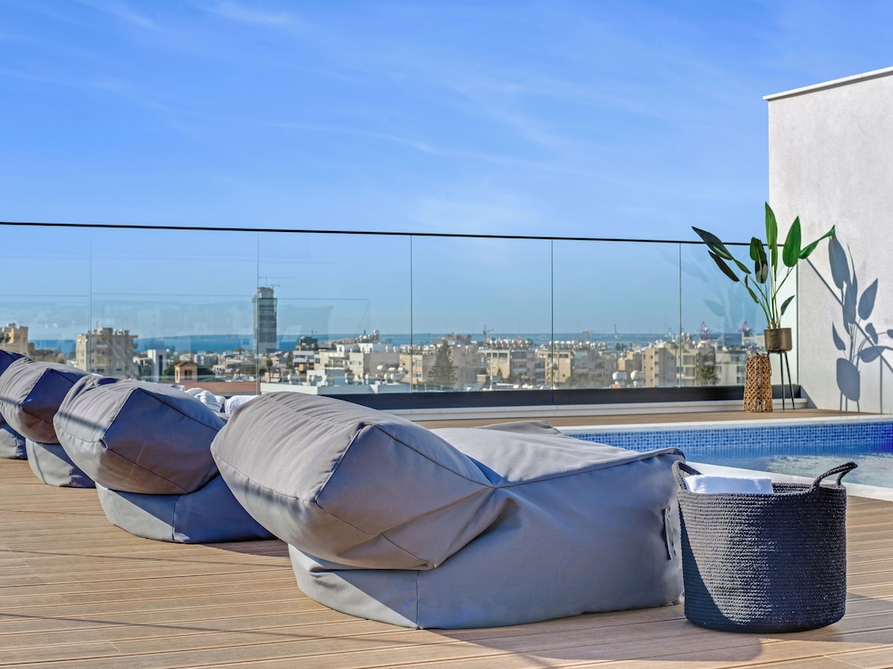 Sanders Crystal 2 Limassol