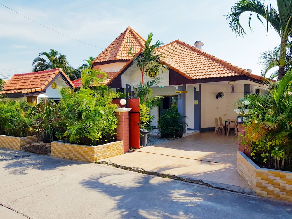 Corner Villa - Pattaya holiday House Walking Street