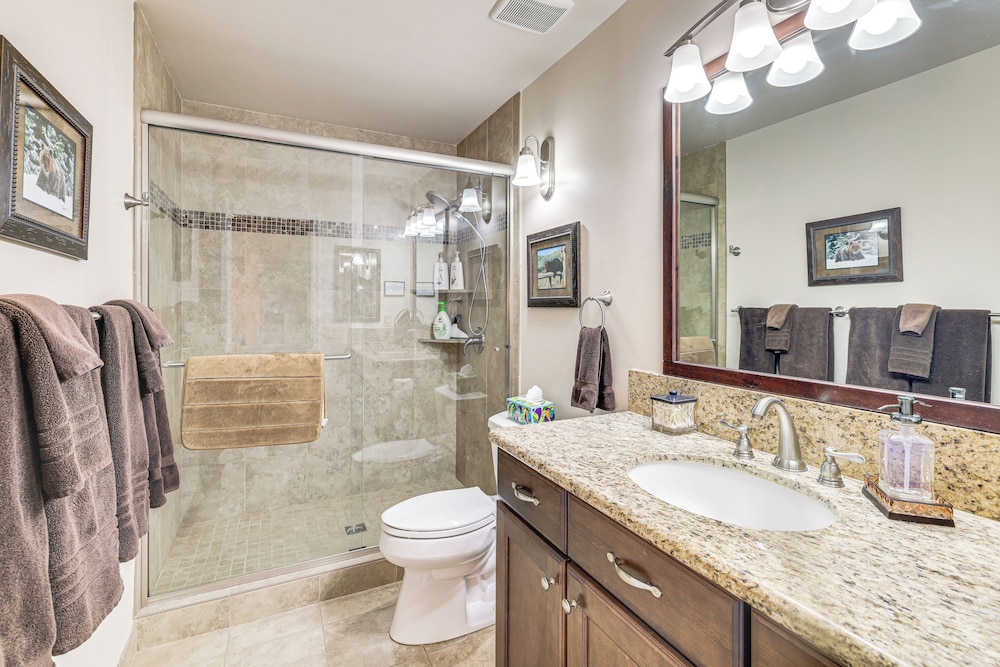 5 Mi to Northstar Resort! Multi-level Family Condo