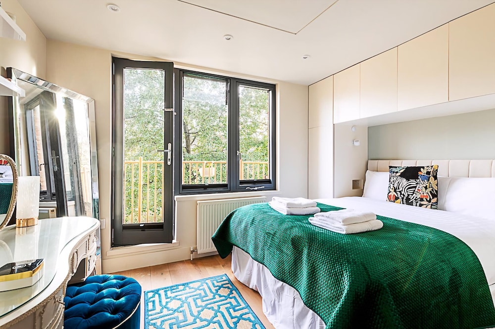 A Stylish Haven Near Portobello Road