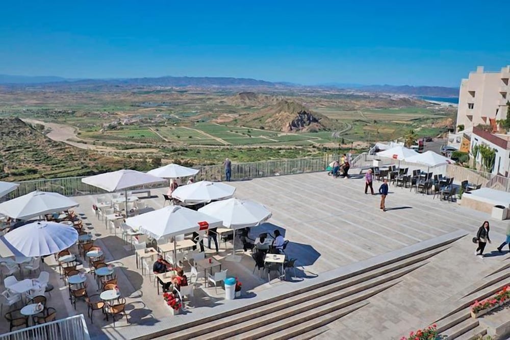 Hotel El Flamenco - Image 1