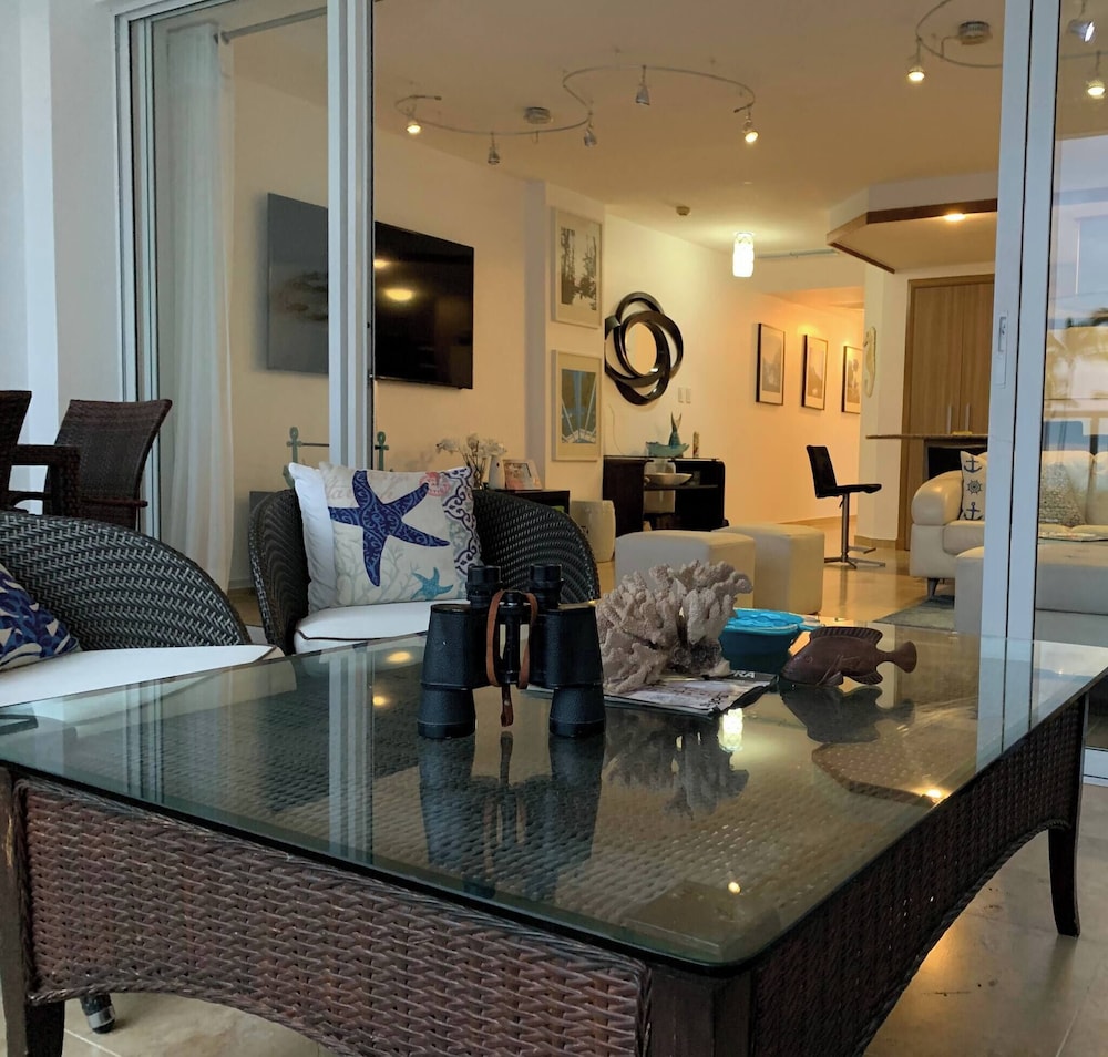 Beachfront Apartment Marbella, Juandolio