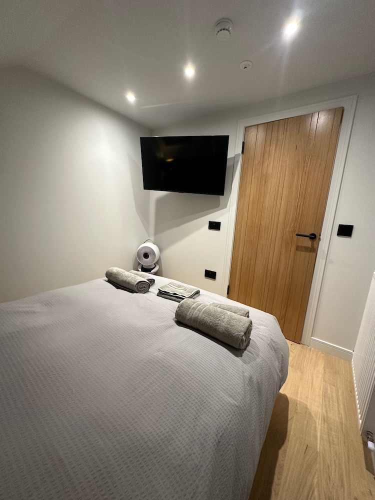 2-bed - Sleeps 6 - Pet Friendly With Free Parking