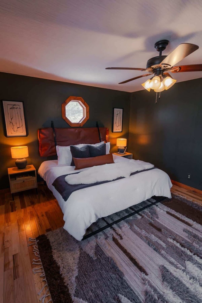 Cozy Cabin With Hot Tub - Near all in Hocking Hills
