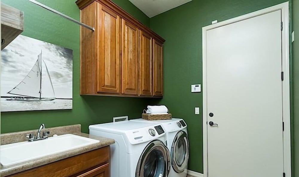 Sail Away By Signature Vacation Rentals - Property Image 3