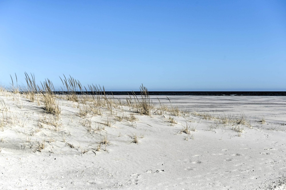 Brigantine Beach Block Townhome w/ 3 Balconies! view 4
