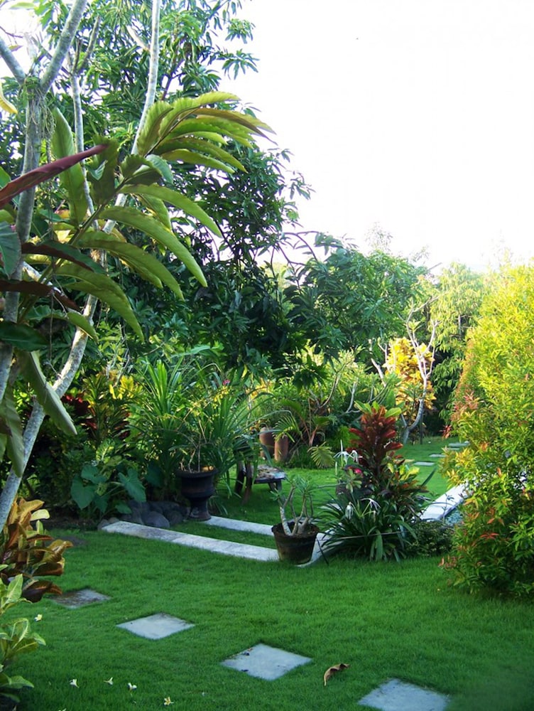 Kubu Ampo Villa