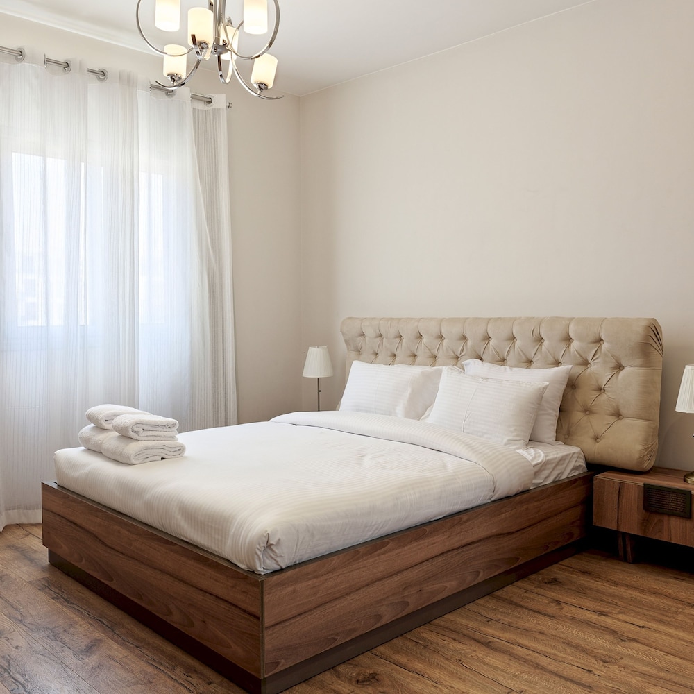 Vesta - Luxury Apt- 2Br - CFC XV