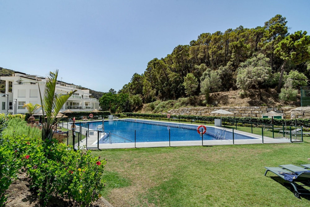 RI B2a- Relaxed Modern Flat in Benahavis