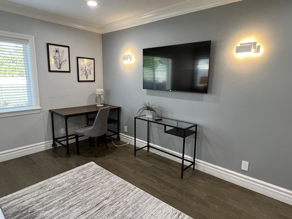 Upscale Modern 4BR Torrance House Built 2018 w Garage Fenced Yard Patio p79