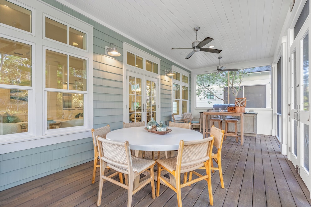 Sea Dlight: 3BR Beach Home Sleeps 10 With 4 Bikes in Watersound West