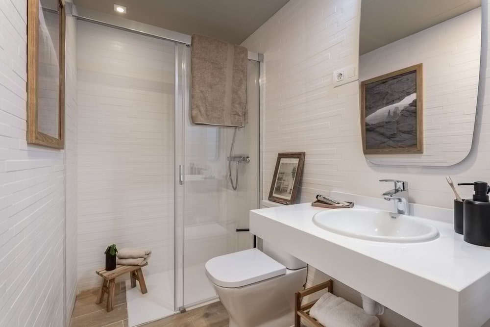 Ghassira - 2 Bedrooms and Terrace in Rios Rosas