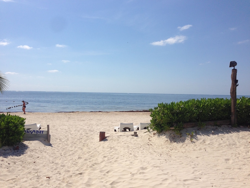 Acamaya Reef Cabanas - Caravan Park