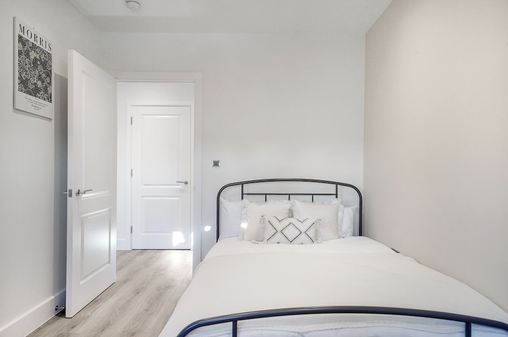 105A Beechwood Grove Flat
