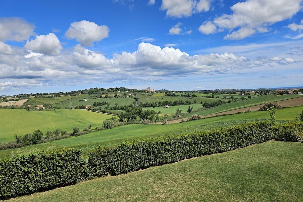 Manor in Marche With Pool & Adriatic Views photo 4