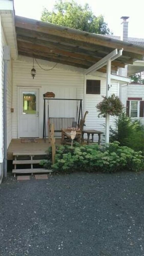 Beagle's Bed & Breakfast