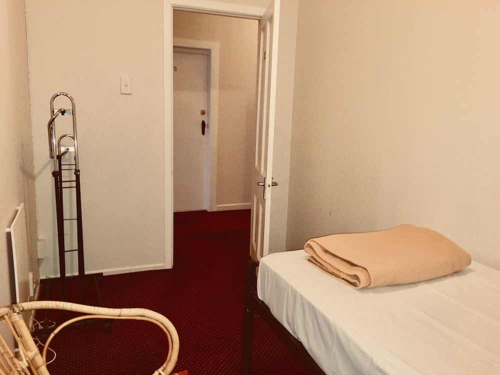 Freemans Backpackers Lodge - Hostel