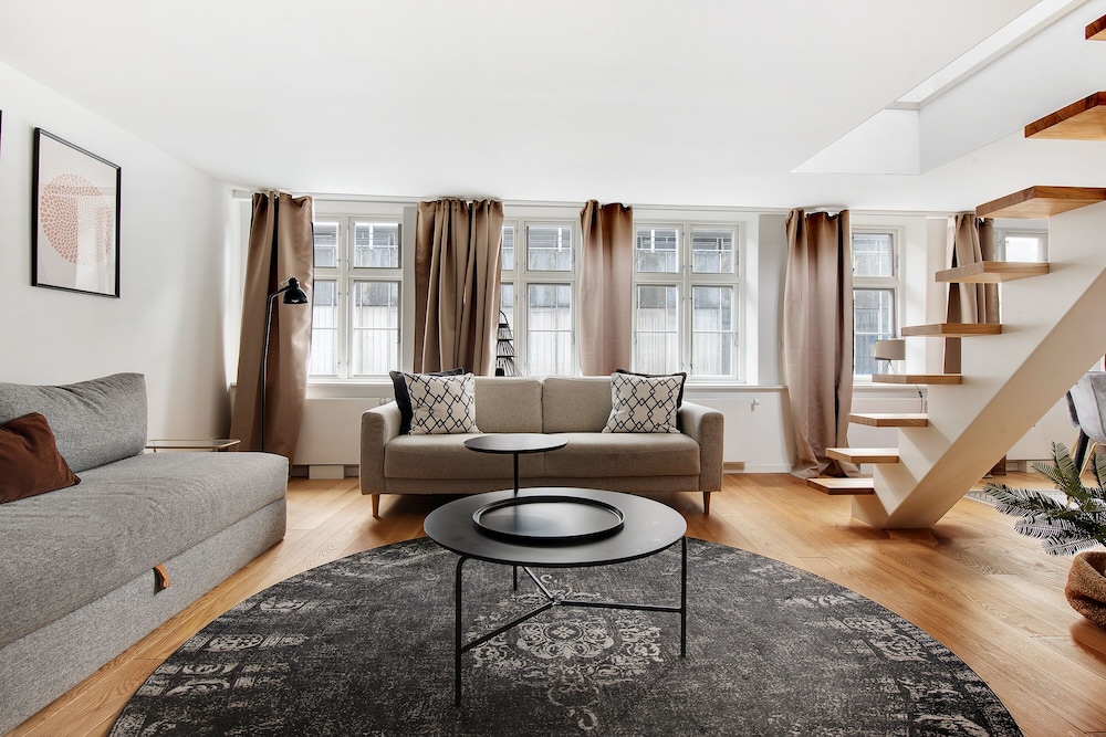 Sanders Regent - Treasured 3-bdr Apt With Terrace view 5