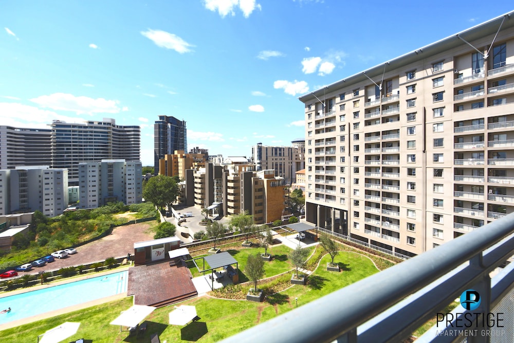 Prestige Apartment Sandton at Westpoint