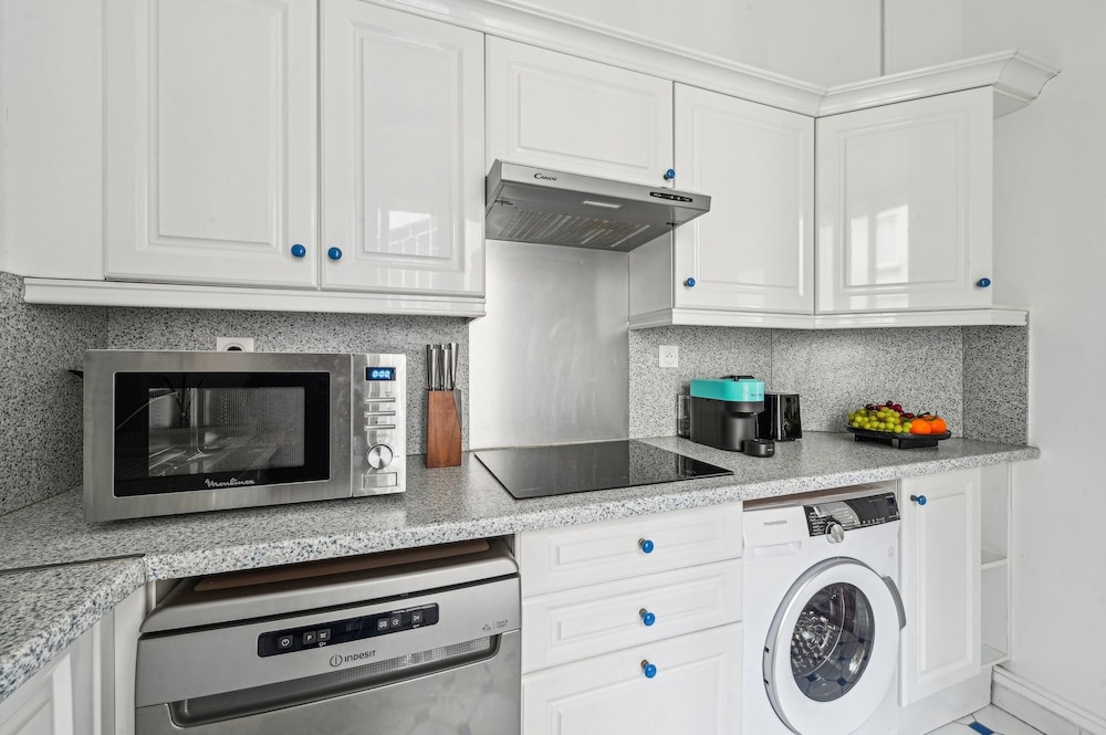 Parisian 1BR near Invalides & Eiffel