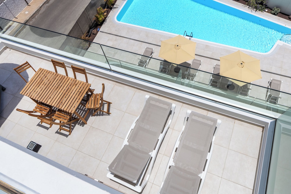 Calm Beach Apartments