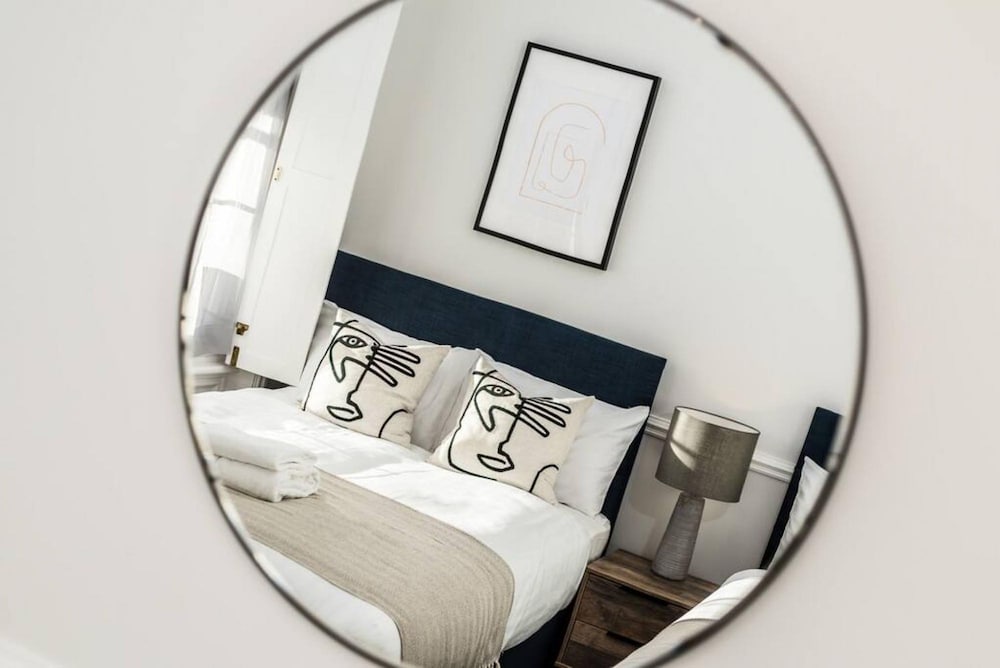 Host Apartments Seel St Townhouse Apt I