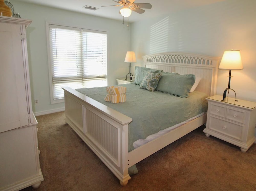 Seascape Lakefront Villas 124