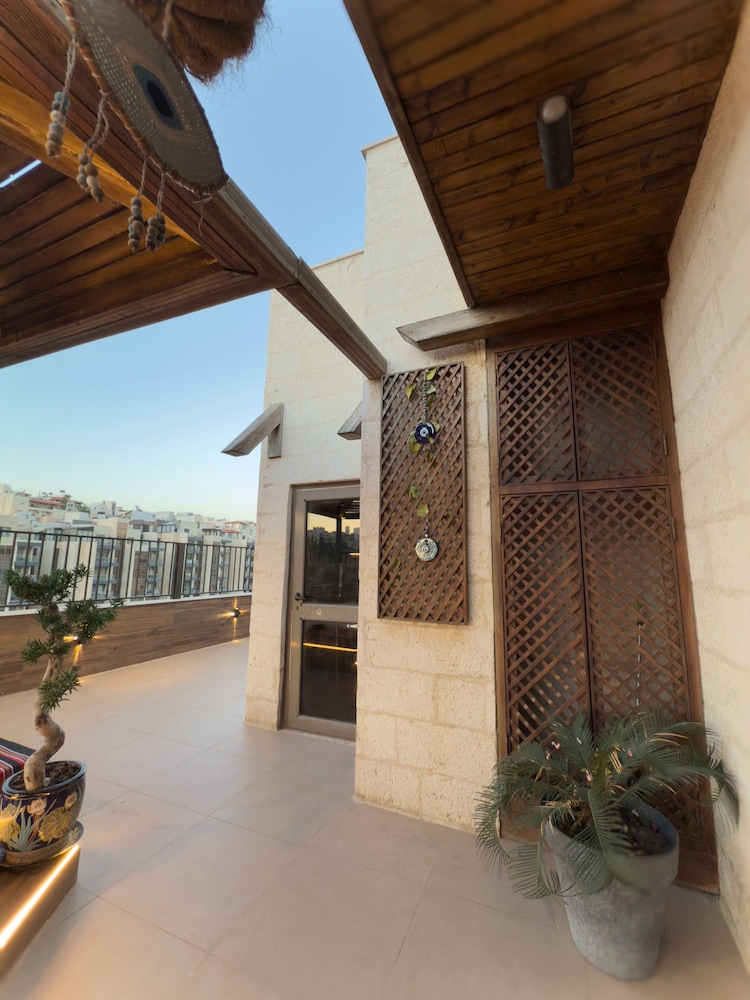 Charming Amman Apartment With Central AC and Parking