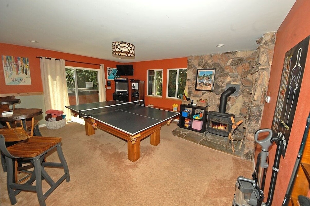 3826 Regina 4 Bedroom Home