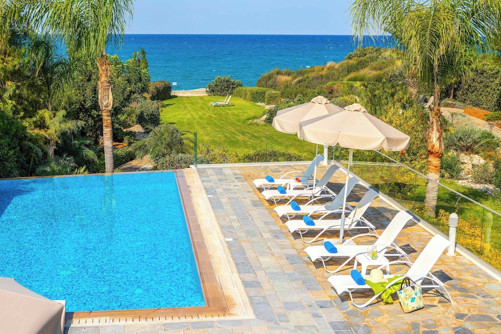 Harmonia Beach Villa