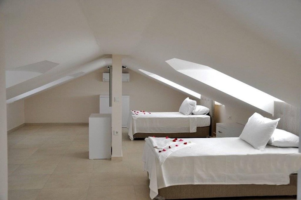 Remarkable 6-bed Villa Zambak Dalyan view 5