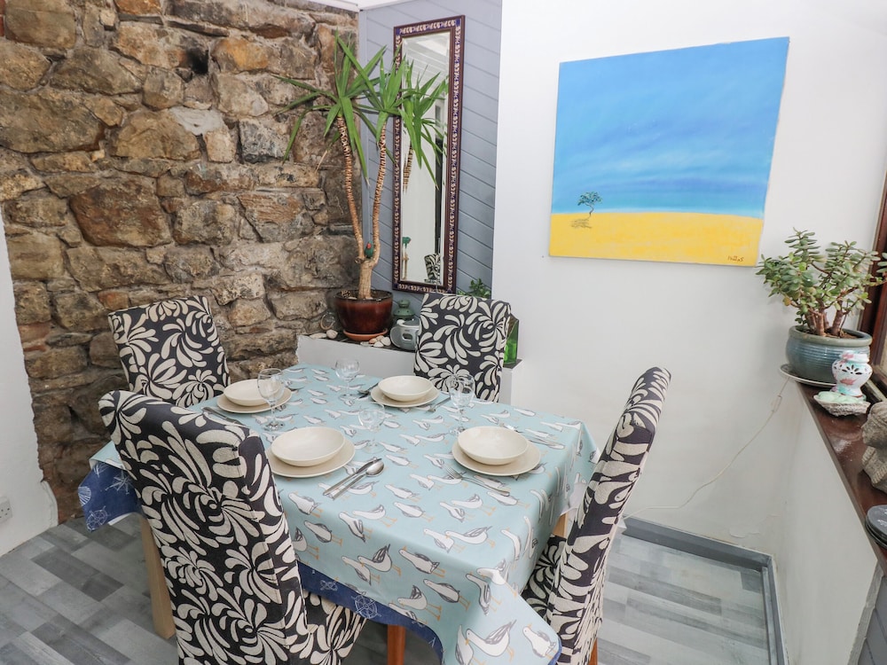 Apartment 4