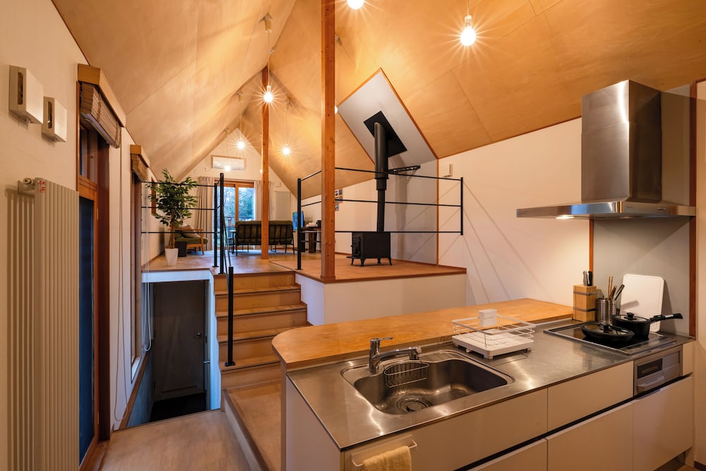 POROTO HOUSE