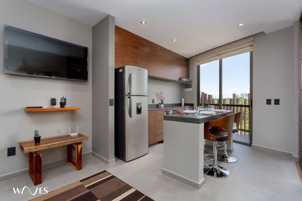 1 Br w Park Views in Condo w Gym Sauna Steam