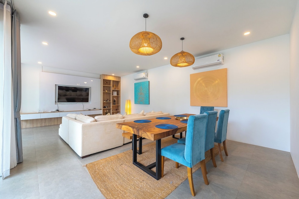 One of Phukets Best Villas V212