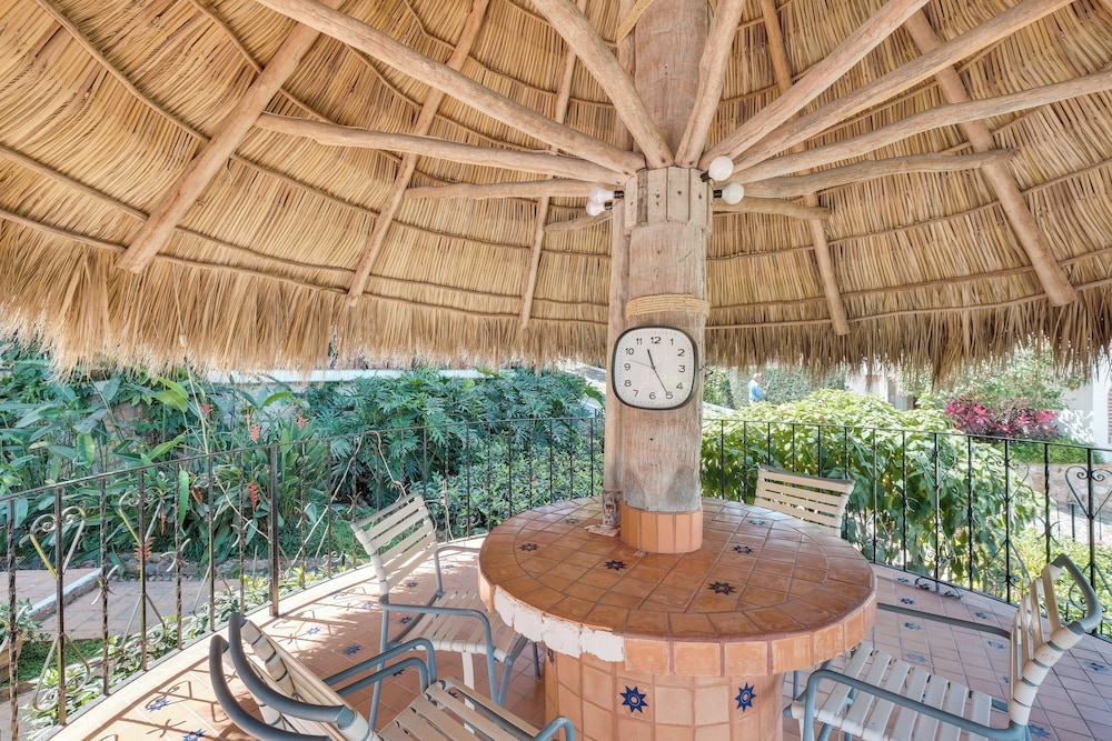 Puerto Vallarta Condo w/ Bay Views + Pool Access! view 4