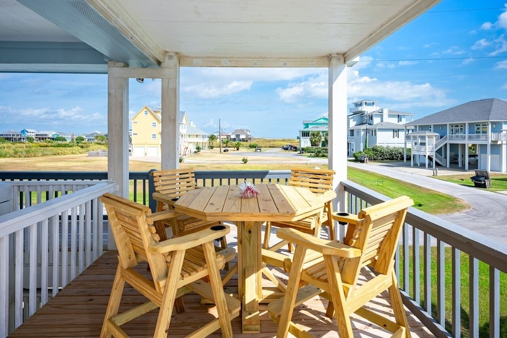 Happy Hours 4 Bedroom Home