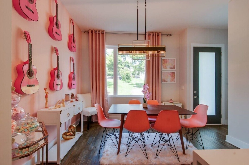 King Queen 2 Homes - 24 Beds City Views