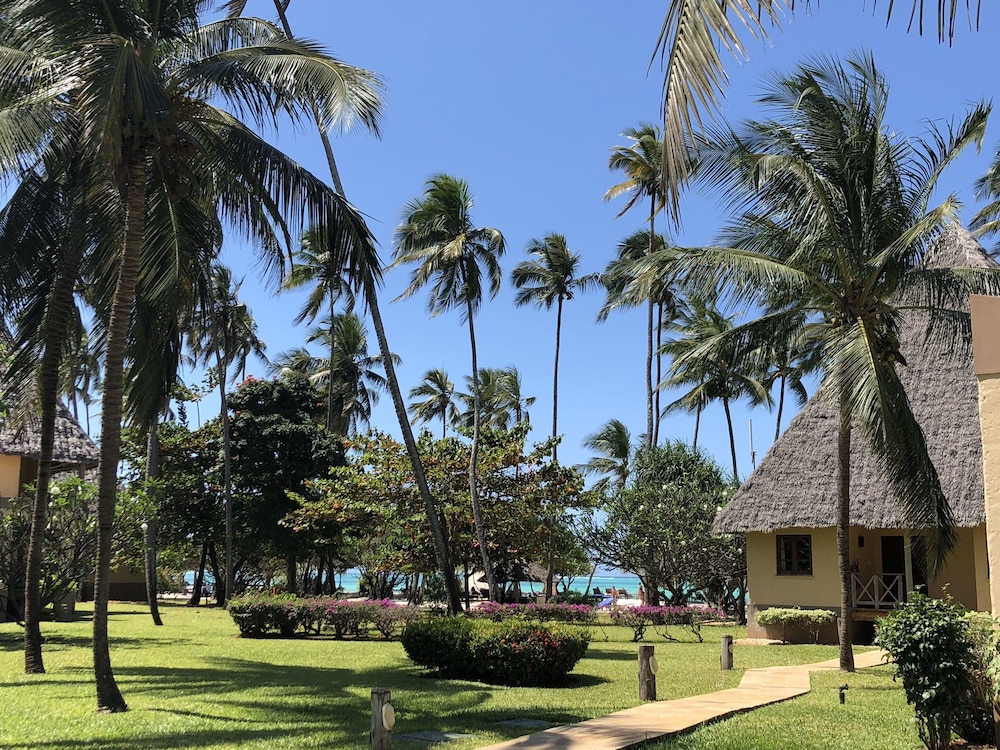 Kiwengwa Vacations - Neptune Pwani Beach Resort Spa Zanzibar - Property Image 99