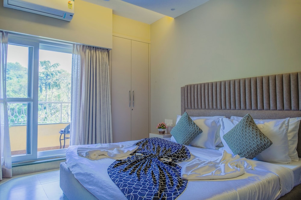 Alaya Stays Veera Marina 3 BHK Apartment